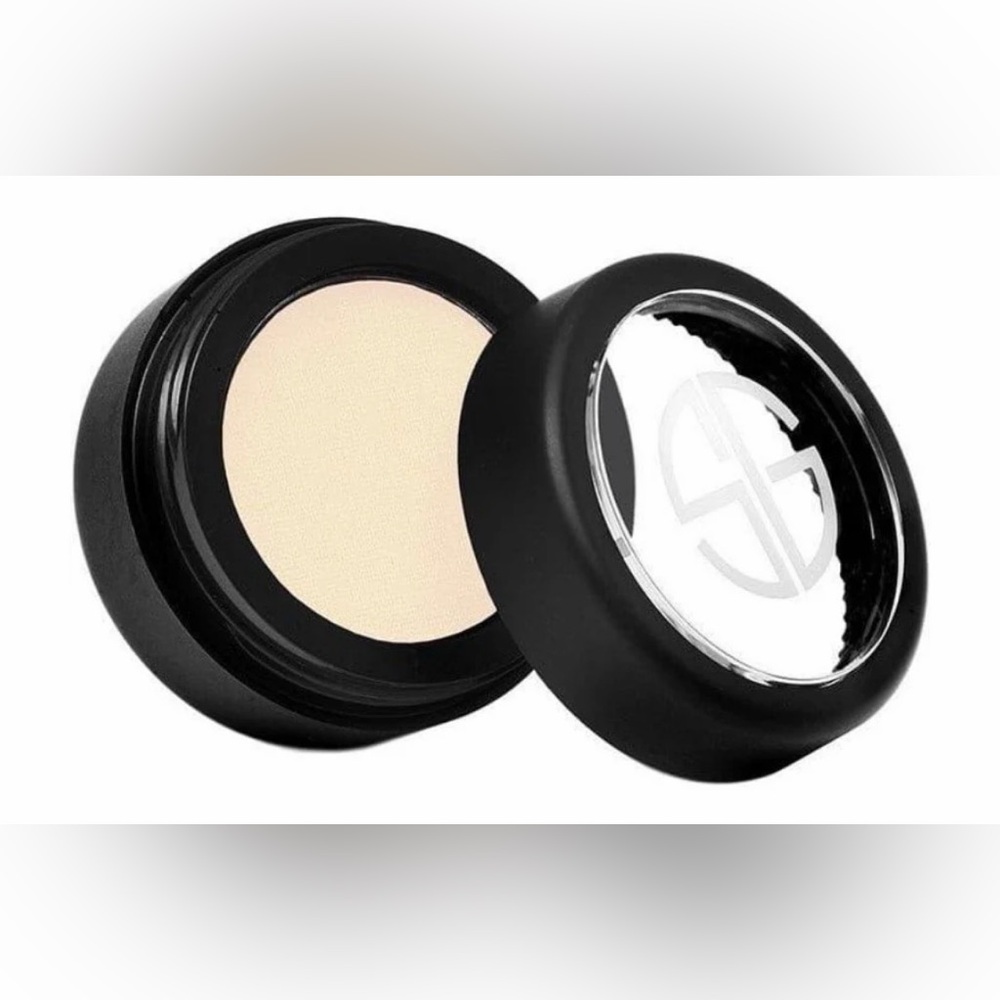 New! Studio Gear “butter cream” eyeshadow